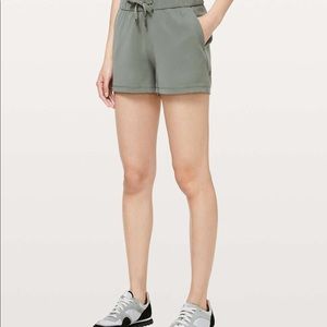 Lululemon on the fly short